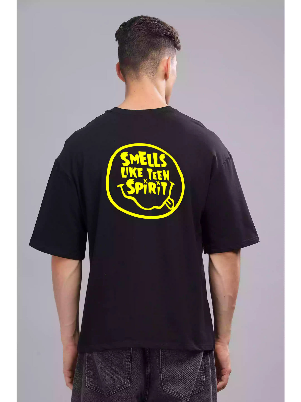 Smells like - Sukhiaatma Unisex Oversized BlackT-shirt